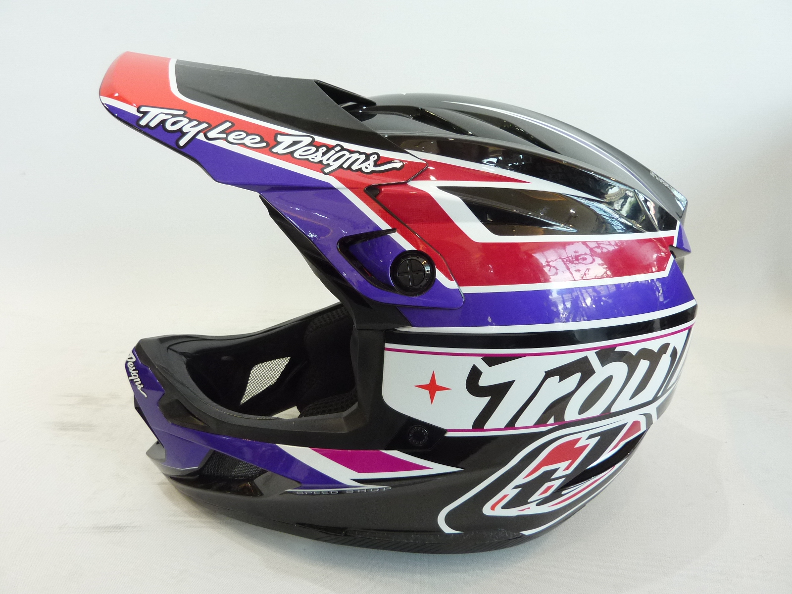 D4 POLYACRYLITE MIPS HELMET 補足画像