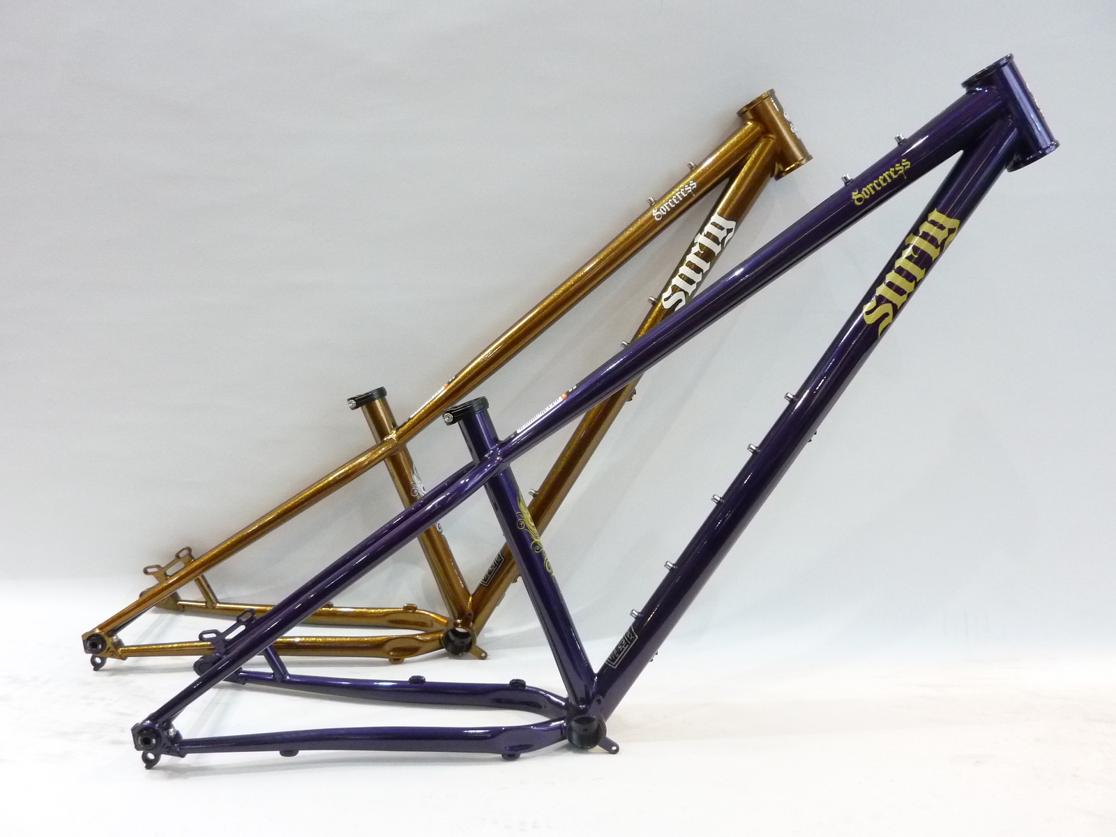 SURLY SORCERESS FRAME