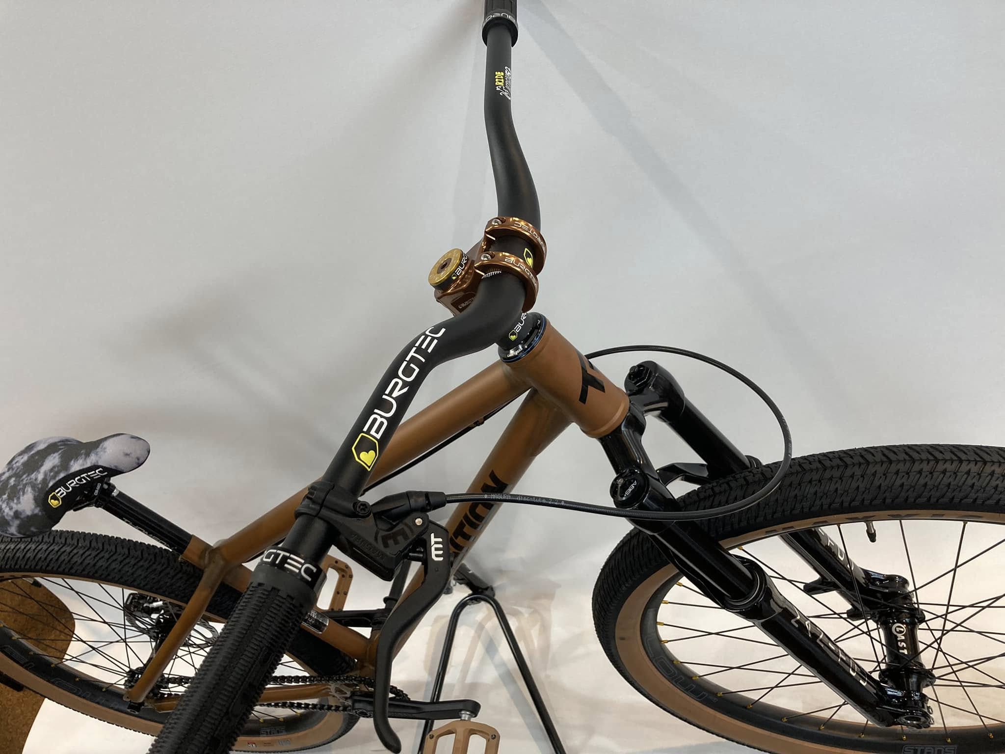 T村さん’s TRANSITION PBJ custom bike　ブラウン 補足画像