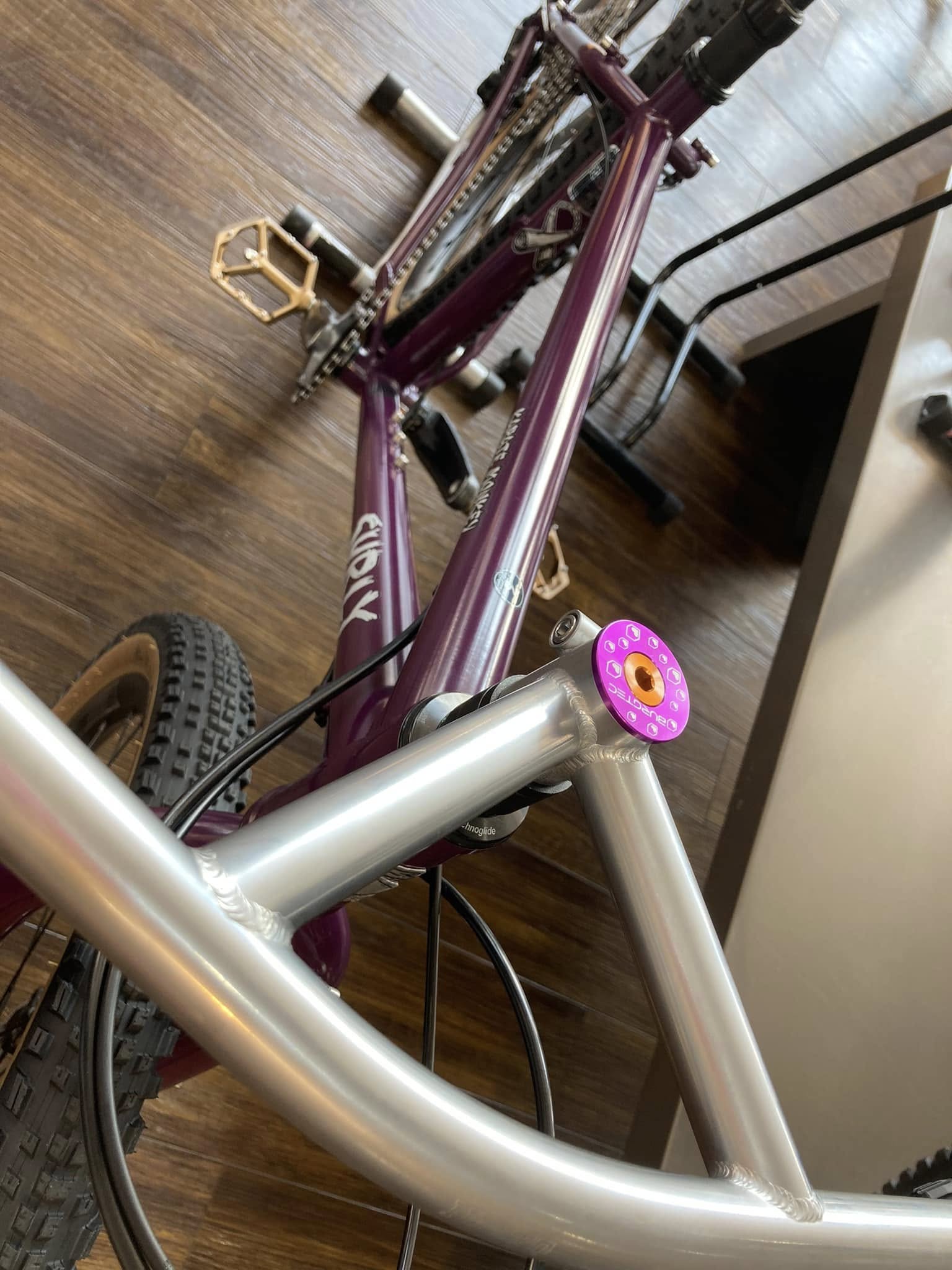 K.Bさん‘ｓSURLY KARATE MONKEY custom bike　パープル 補足画像