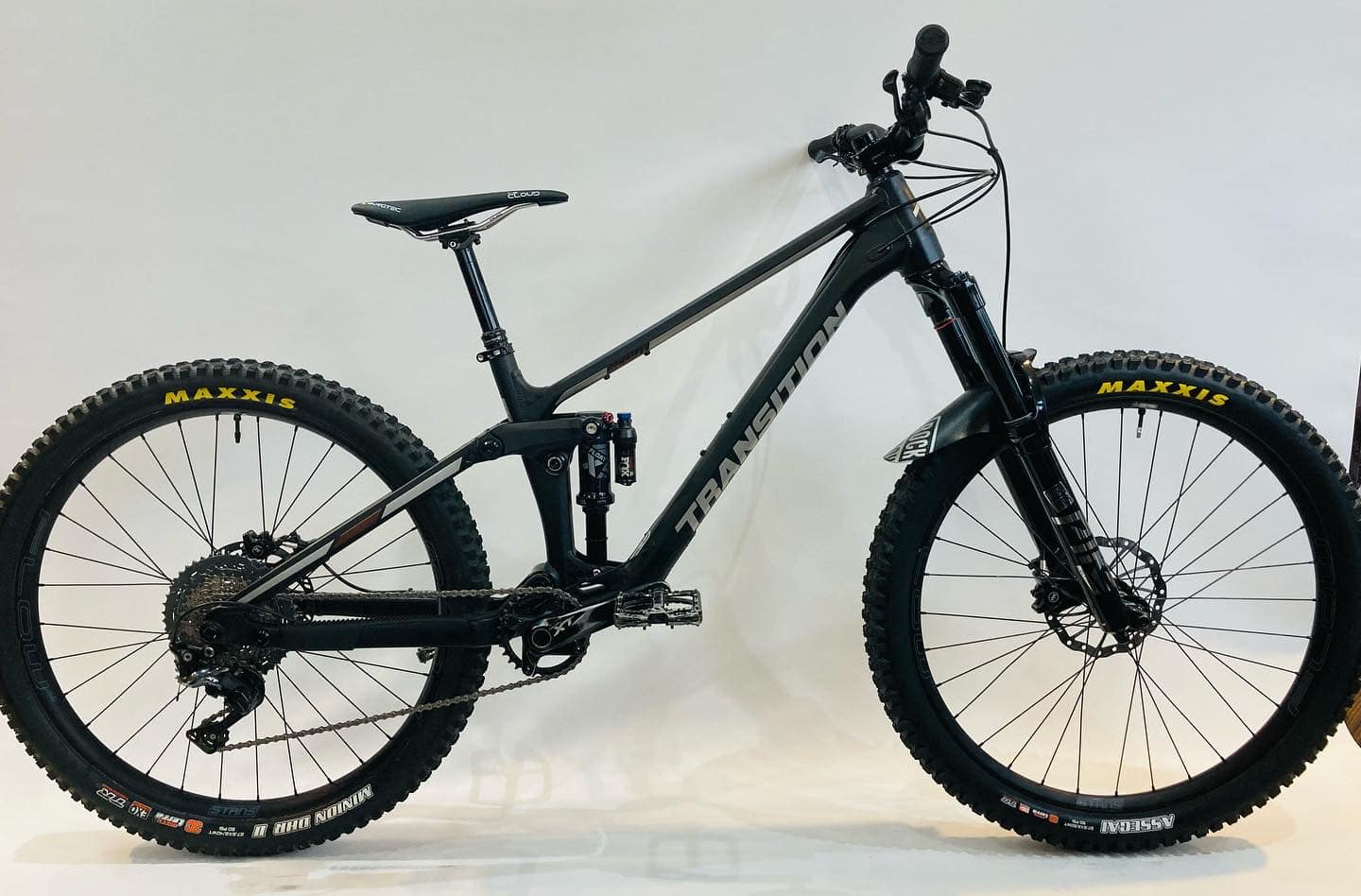 N西‘s　TRANSITION SCOUT Custom Bike　BK
