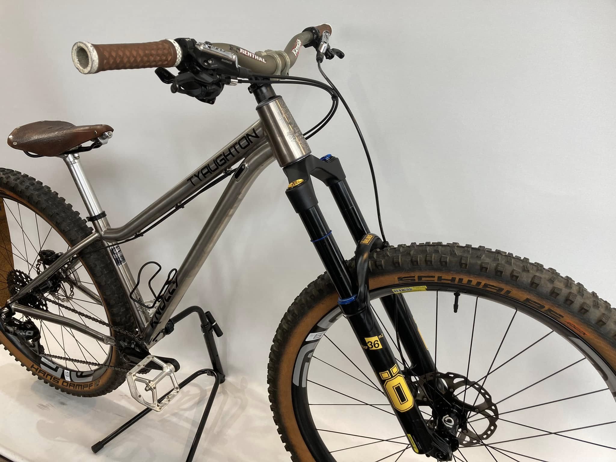 K.BさんのSURLY KARATE MONKEY custom bike　シルバー 補足画像