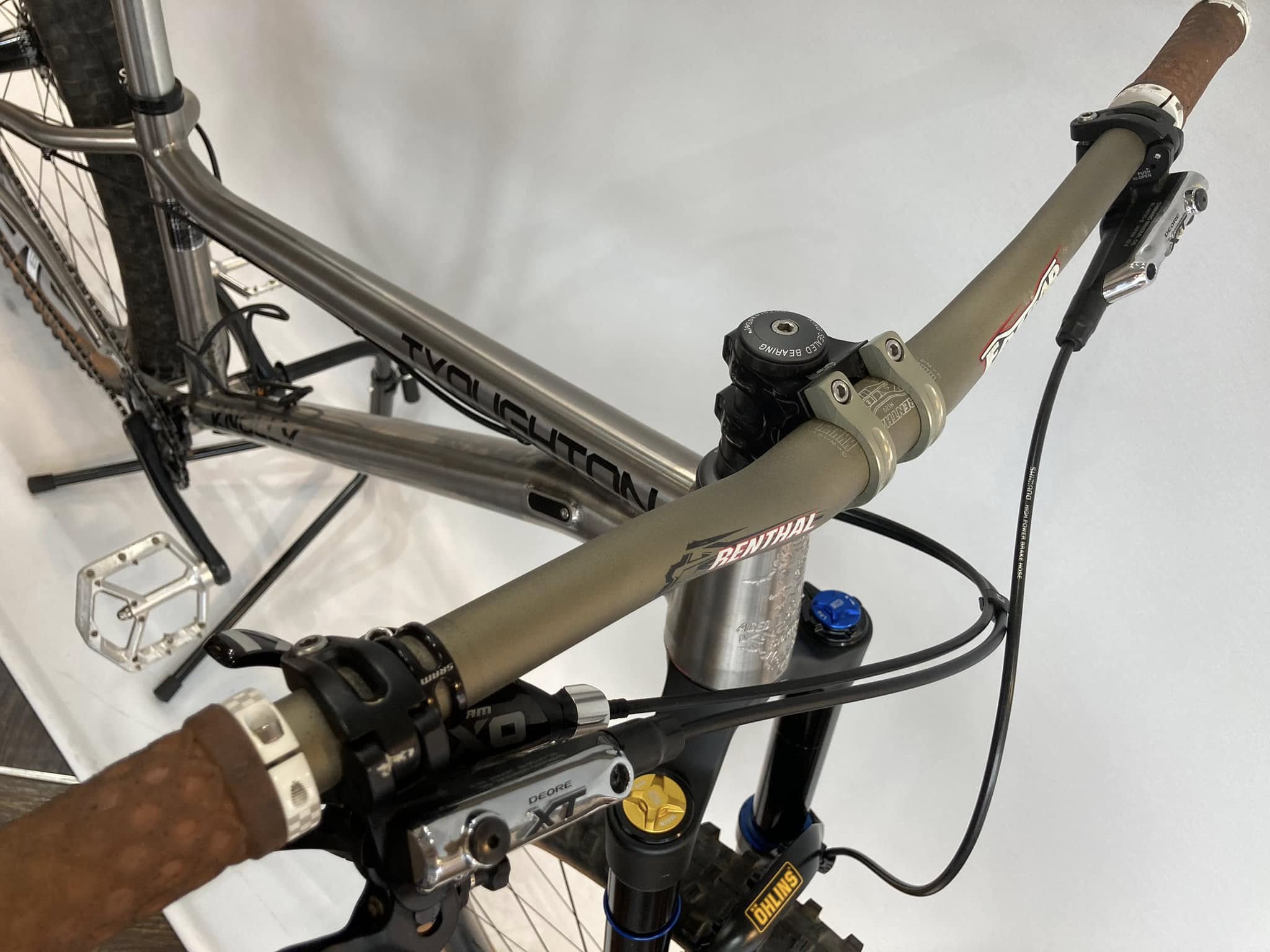 K.BさんのSURLY KARATE MONKEY custom bike　シルバー 補足画像