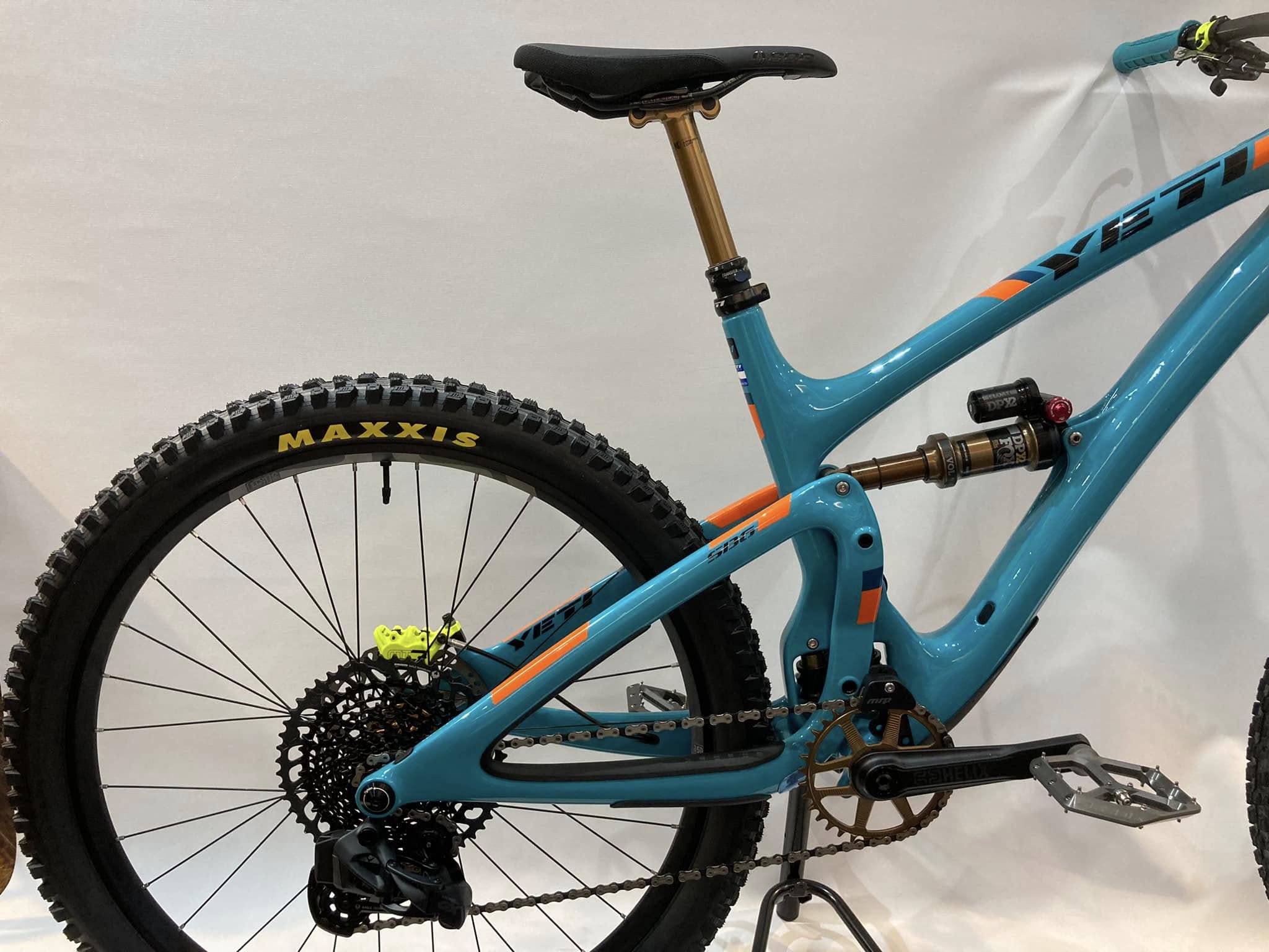 S川さん’s YETI SB6C custom BIKE　グリーン 補足画像