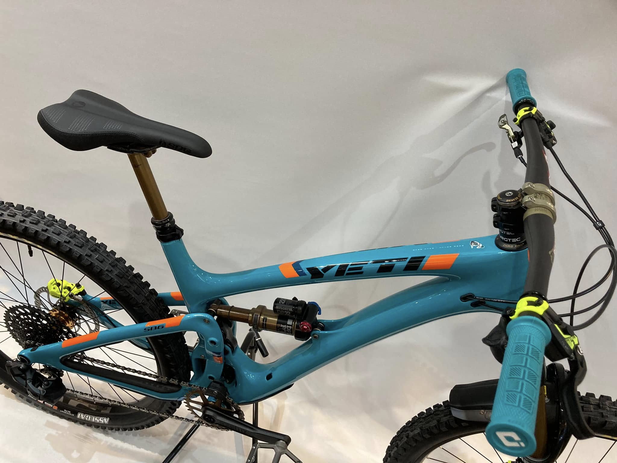 S川さん’s YETI SB6C custom BIKE　グリーン 補足画像